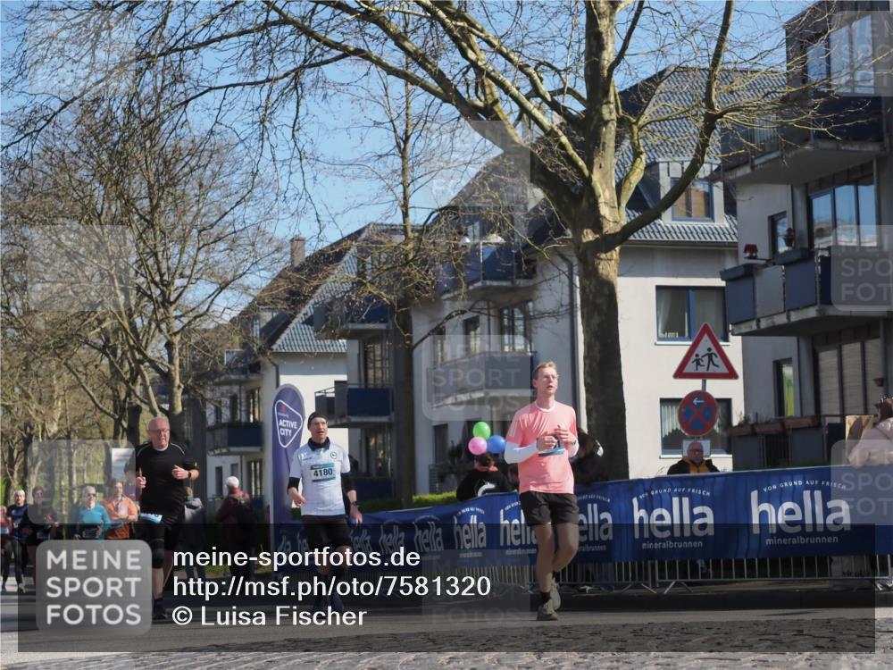 06.04.2025 - 44. Internationalen Wilhelmsburger Insellauf Luisa Fischer http://msf.ph/oto/7581320 06.04.2025 10:45:33 Ziel 4180 meine-sportfotos.de