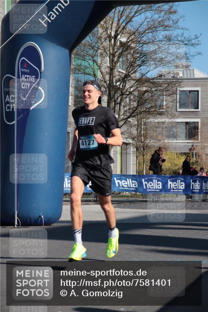 06.04.2025 - 44. Internationalen Wilhelmsburger Insellauf A. Gomolzig http://msf.ph/oto/7581401 06.04.2025 10:10:16 Ziel 4127, 4500 meine-sportfotos.de