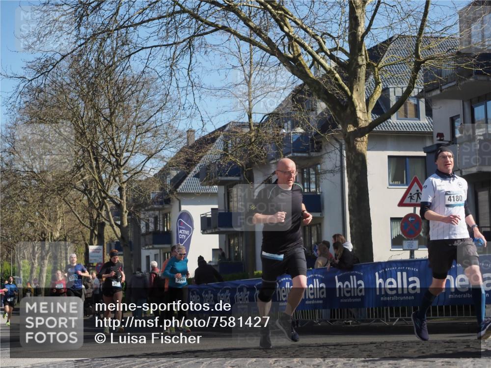 06.04.2025 - 44. Internationalen Wilhelmsburger Insellauf Luisa Fischer http://msf.ph/oto/7581427 06.04.2025 10:45:36 Ziel 3550, 3313, 3999, 227, 4180 meine-sportfotos.de