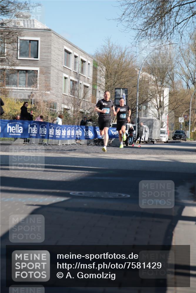 06.04.2025 - 44. Internationalen Wilhelmsburger Insellauf A. Gomolzig http://msf.ph/oto/7581429 06.04.2025 10:10:11 Ziel 4127, 4500 meine-sportfotos.de