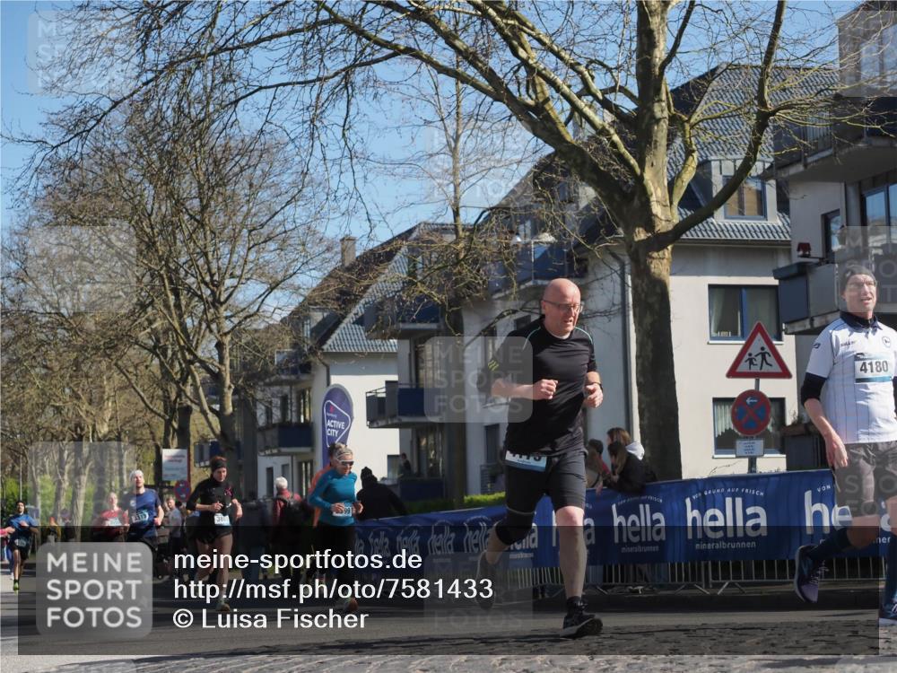 06.04.2025 - 44. Internationalen Wilhelmsburger Insellauf Luisa Fischer http://msf.ph/oto/7581433 06.04.2025 10:45:36 Ziel 4180, 3867 meine-sportfotos.de