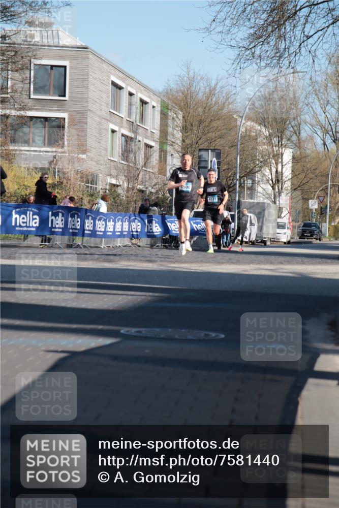 06.04.2025 - 44. Internationalen Wilhelmsburger Insellauf A. Gomolzig http://msf.ph/oto/7581440 06.04.2025 10:10:11 Ziel 4127, 4500 meine-sportfotos.de
