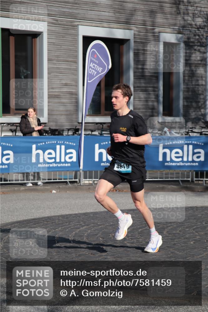 06.04.2025 - 44. Internationalen Wilhelmsburger Insellauf A. Gomolzig http://msf.ph/oto/7581459 06.04.2025 10:08:22 Ziel 4619 meine-sportfotos.de