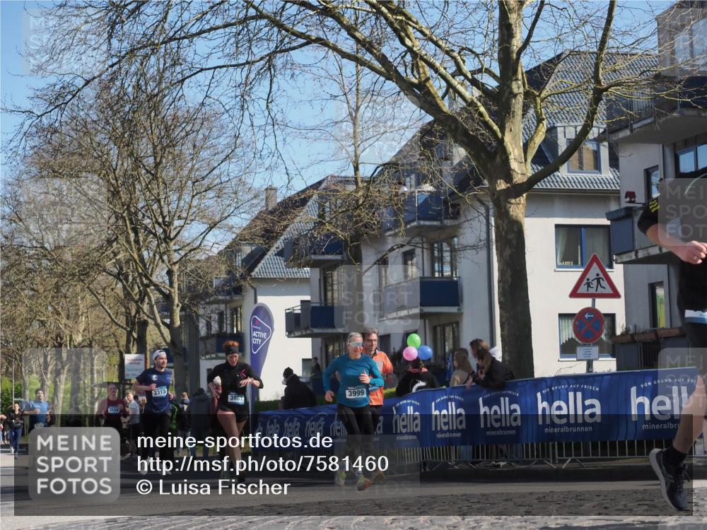 06.04.2025 - 44. Internationalen Wilhelmsburger Insellauf Luisa Fischer http://msf.ph/oto/7581460 06.04.2025 10:45:37 Ziel 3550, 3313, 3867, 3999 meine-sportfotos.de
