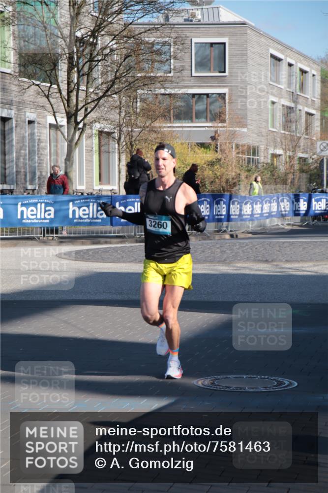 06.04.2025 - 44. Internationalen Wilhelmsburger Insellauf A. Gomolzig http://msf.ph/oto/7581463 06.04.2025 10:07:50 Ziel 3260 meine-sportfotos.de