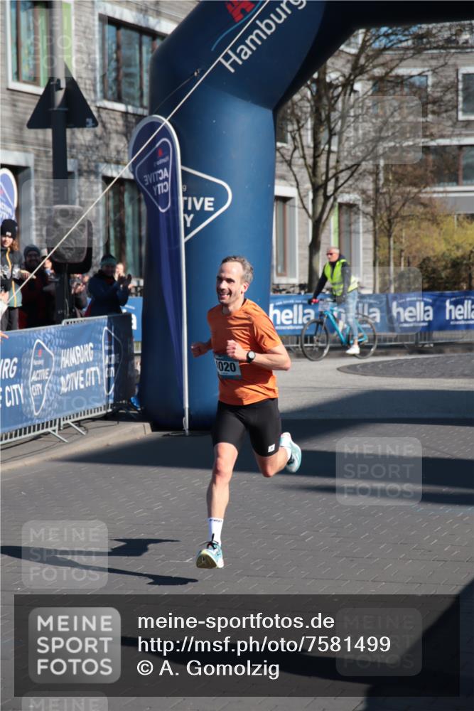 06.04.2025 - 44. Internationalen Wilhelmsburger Insellauf A. Gomolzig http://msf.ph/oto/7581499 06.04.2025 10:05:28 Ziel 4020 meine-sportfotos.de