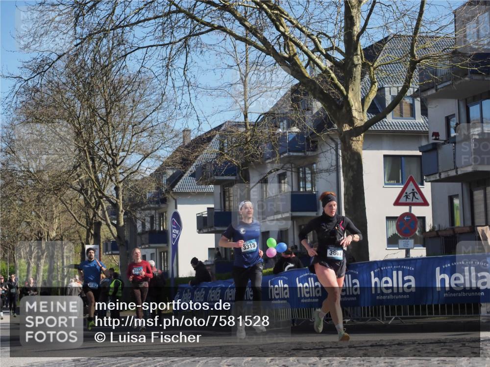 06.04.2025 - 44. Internationalen Wilhelmsburger Insellauf Luisa Fischer http://msf.ph/oto/7581528 06.04.2025 10:45:39 Ziel 4182, 3550, 3313, 3867 meine-sportfotos.de