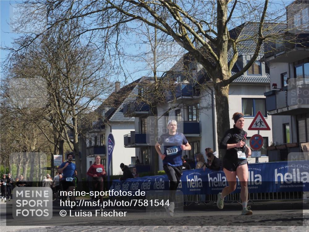 06.04.2025 - 44. Internationalen Wilhelmsburger Insellauf Luisa Fischer http://msf.ph/oto/7581544 06.04.2025 10:45:39 Ziel 4182, 3550, 3313, 386 meine-sportfotos.de