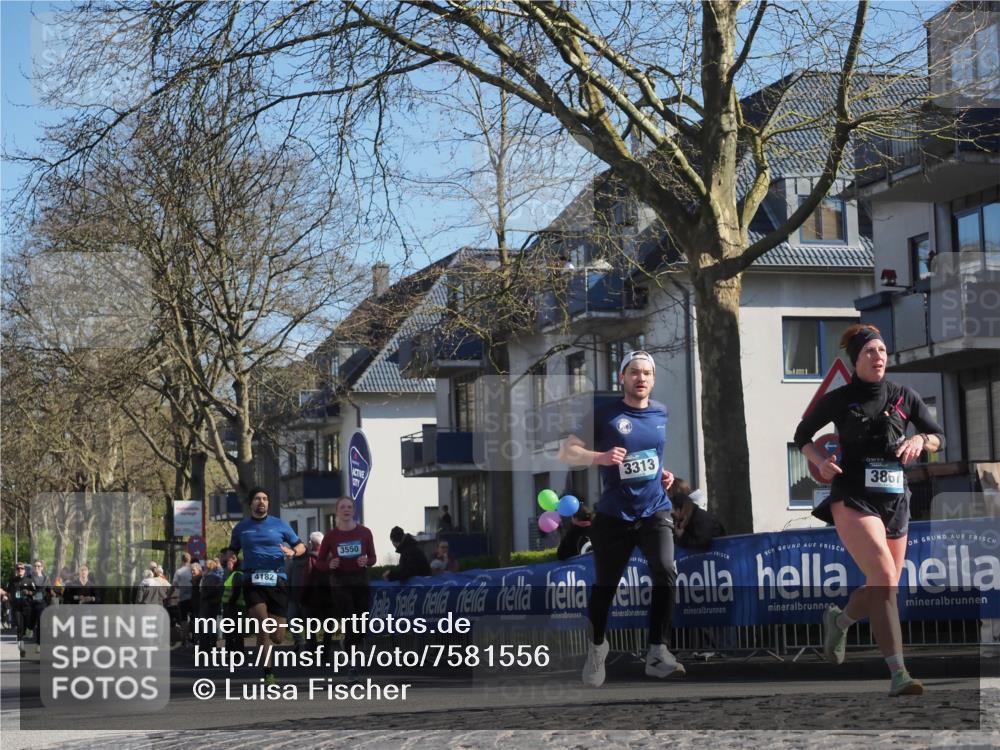 06.04.2025 - 44. Internationalen Wilhelmsburger Insellauf Luisa Fischer http://msf.ph/oto/7581556 06.04.2025 10:45:40 Ziel 4182, 3550, 3313, 3867 meine-sportfotos.de
