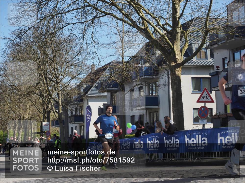 06.04.2025 - 44. Internationalen Wilhelmsburger Insellauf Luisa Fischer http://msf.ph/oto/7581592 06.04.2025 10:45:41 Ziel 4182, 3550, 33 meine-sportfotos.de