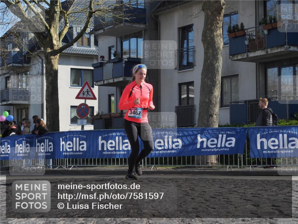 06.04.2025 - 44. Internationalen Wilhelmsburger Insellauf Luisa Fischer http://msf.ph/oto/7581597 06.04.2025 10:40:36 Ziel 3467 meine-sportfotos.de
