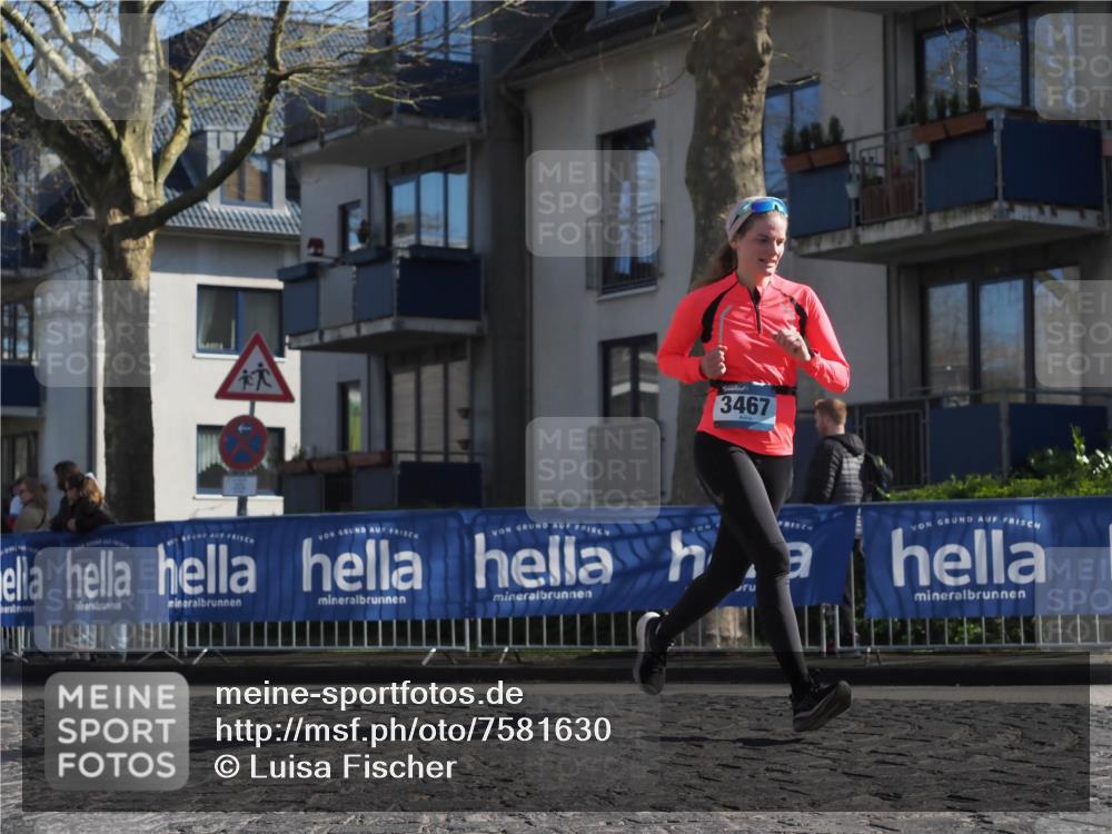 06.04.2025 - 44. Internationalen Wilhelmsburger Insellauf Luisa Fischer http://msf.ph/oto/7581630 06.04.2025 10:40:36 Ziel 3467 meine-sportfotos.de