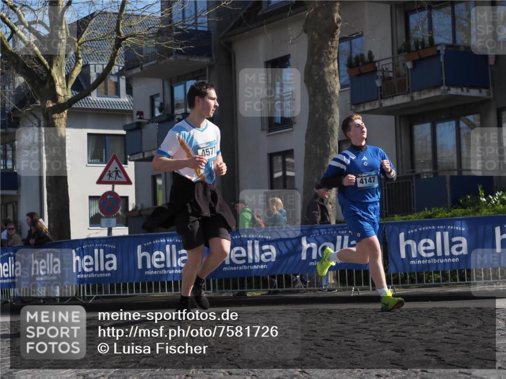 06.04.2025 - 44. Internationalen Wilhelmsburger Insellauf Luisa Fischer http://msf.ph/oto/7581726 06.04.2025 10:40:47 Ziel 4577, 4147 meine-sportfotos.de