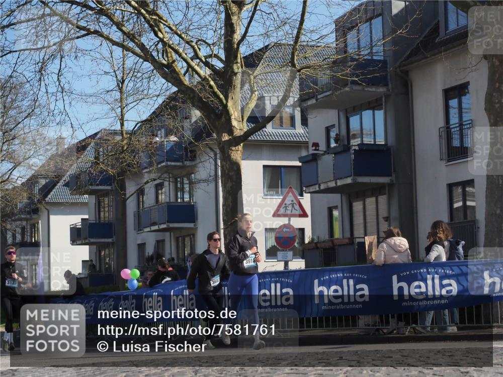 06.04.2025 - 44. Internationalen Wilhelmsburger Insellauf Luisa Fischer http://msf.ph/oto/7581761 06.04.2025 10:45:47 Ziel 3123, 3683, 1, 3918 meine-sportfotos.de