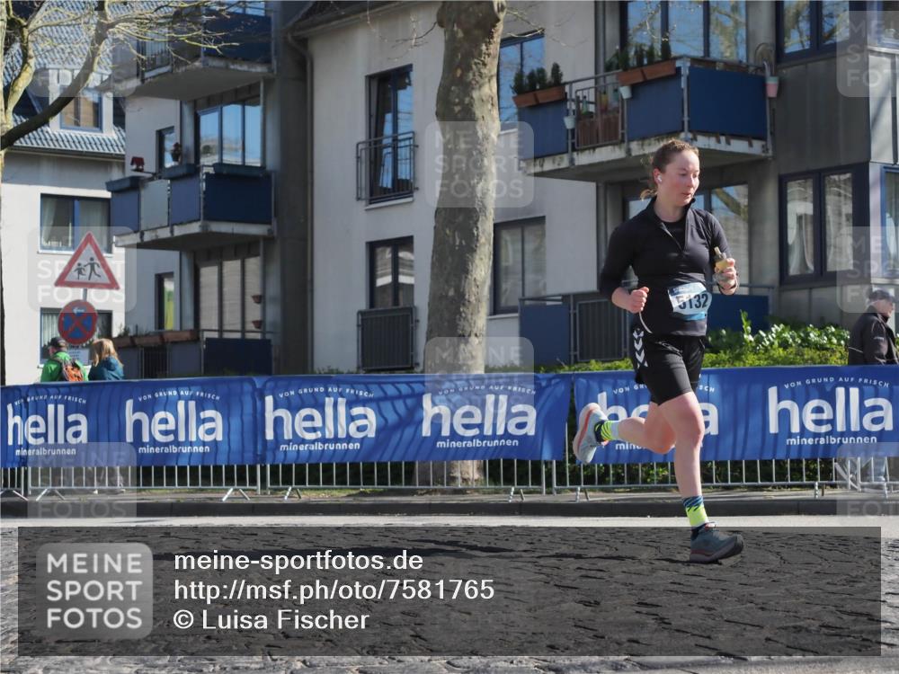 06.04.2025 - 44. Internationalen Wilhelmsburger Insellauf Luisa Fischer http://msf.ph/oto/7581765 06.04.2025 10:40:50 Ziel 5132 meine-sportfotos.de