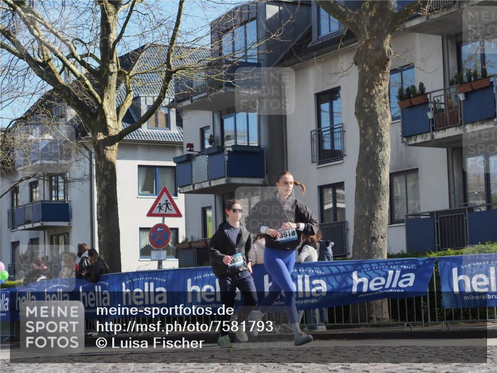 06.04.2025 - 44. Internationalen Wilhelmsburger Insellauf Luisa Fischer http://msf.ph/oto/7581793 06.04.2025 10:45:48 Ziel 3683, 3918 meine-sportfotos.de