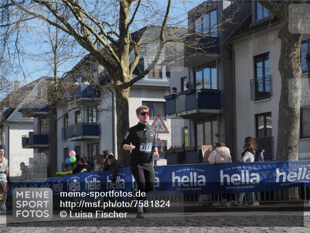 06.04.2025 - 44. Internationalen Wilhelmsburger Insellauf Luisa Fischer http://msf.ph/oto/7581824 06.04.2025 10:45:50 Ziel 3123, 207 meine-sportfotos.de