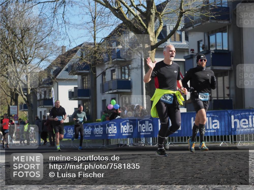 06.04.2025 - 44. Internationalen Wilhelmsburger Insellauf Luisa Fischer http://msf.ph/oto/7581835 06.04.2025 10:40:55 Ziel 8400, 3390, 4241, 3635 meine-sportfotos.de