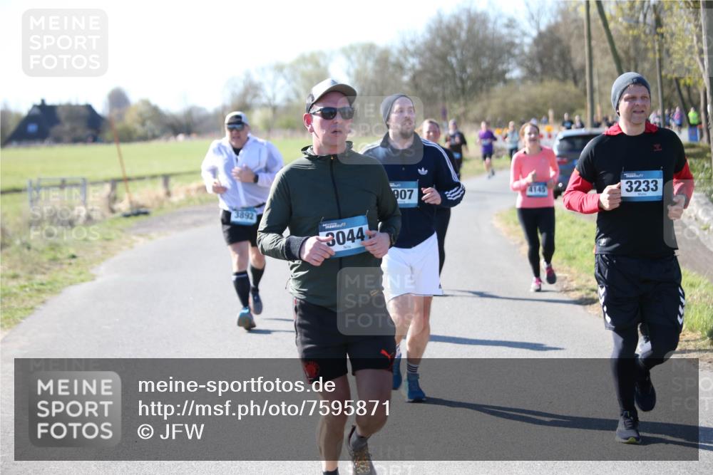 06.04.2025 - 44. Internationalen Wilhelmsburger Insellauf Jannik Wohlers http://msf.ph/oto/7595871 06.04.2025 10:34:36 Laufen 3892, 3044, 907, 4145, 3233 meine-sportfotos.de
