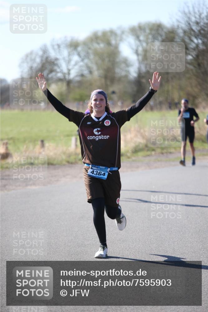 06.04.2025 - 44. Internationalen Wilhelmsburger Insellauf Jannik Wohlers http://msf.ph/oto/7595903 06.04.2025 10:34:46 Laufen 4364 meine-sportfotos.de