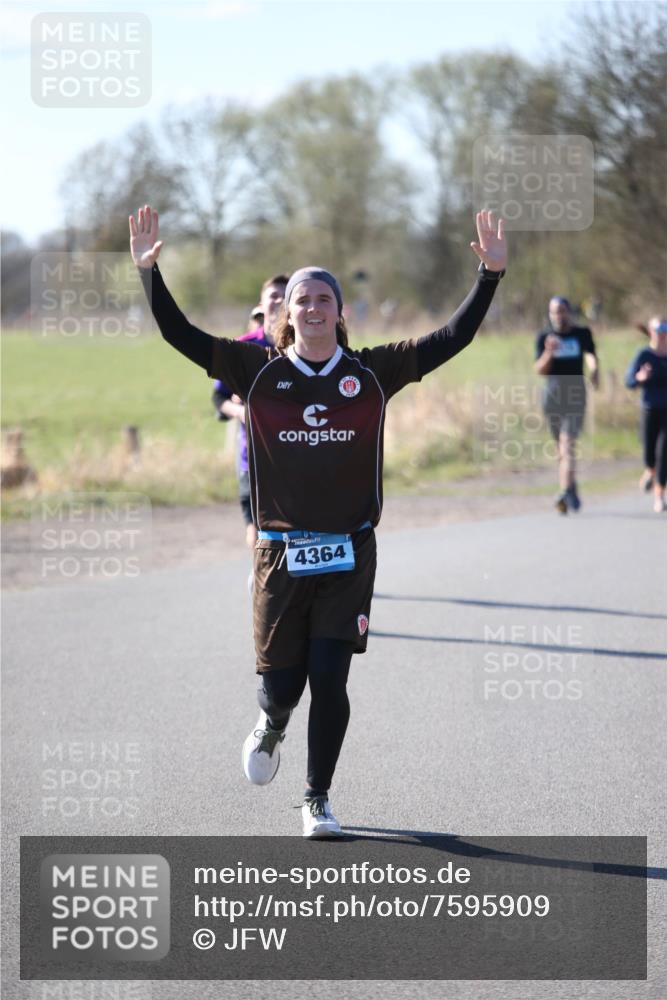 06.04.2025 - 44. Internationalen Wilhelmsburger Insellauf Jannik Wohlers http://msf.ph/oto/7595909 06.04.2025 10:34:47 Laufen 4364 meine-sportfotos.de