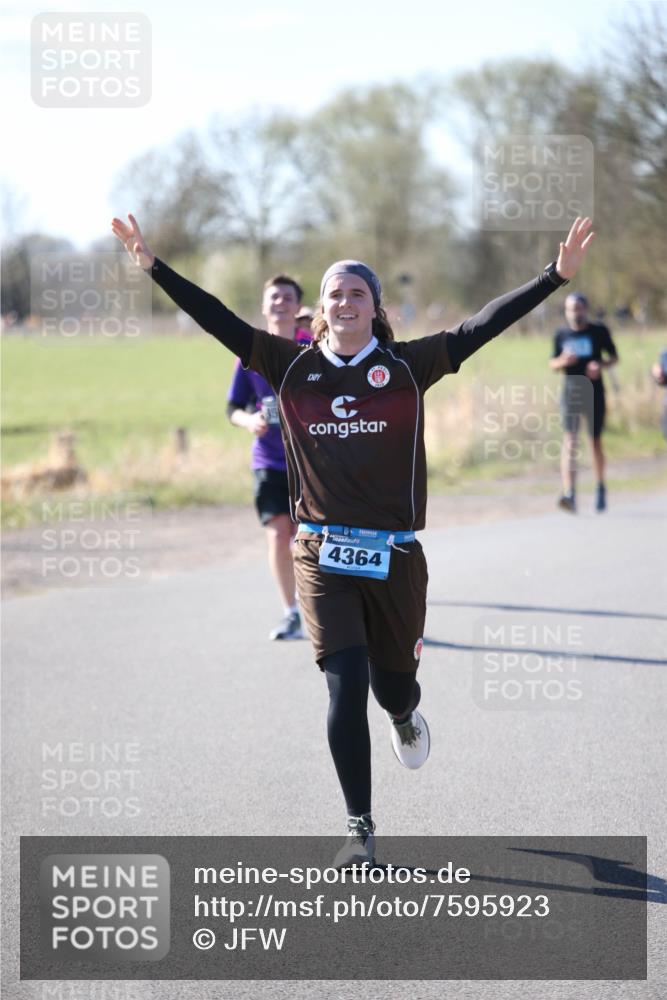 06.04.2025 - 44. Internationalen Wilhelmsburger Insellauf Jannik Wohlers http://msf.ph/oto/7595923 06.04.2025 10:34:47 Laufen 4364 meine-sportfotos.de