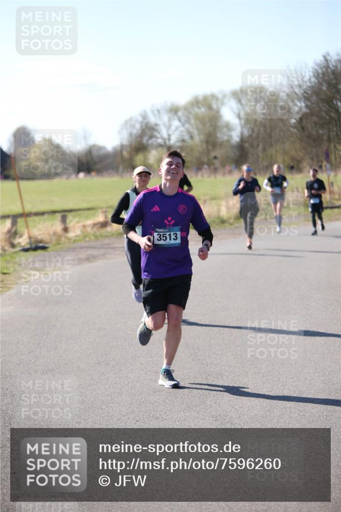 06.04.2025 - 44. Internationalen Wilhelmsburger Insellauf Jannik Wohlers http://msf.ph/oto/7596260 06.04.2025 10:34:51 Laufen 3513 meine-sportfotos.de