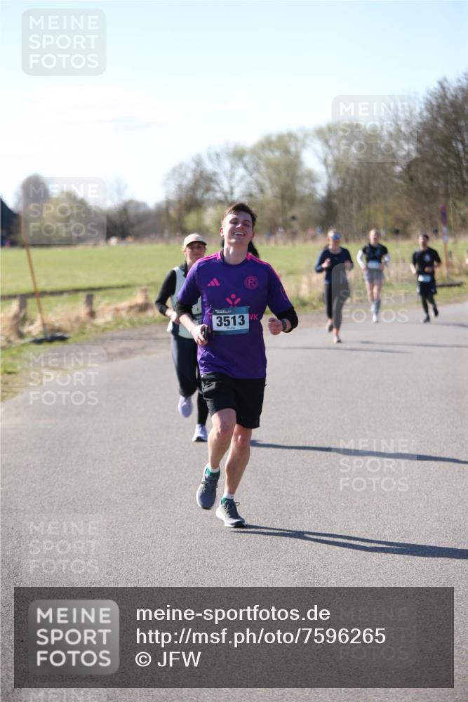 06.04.2025 - 44. Internationalen Wilhelmsburger Insellauf Jannik Wohlers http://msf.ph/oto/7596265 06.04.2025 10:34:51 Laufen 3513 meine-sportfotos.de