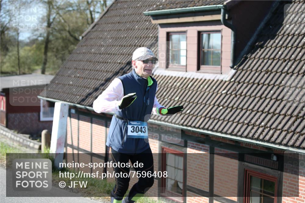 06.04.2025 - 44. Internationalen Wilhelmsburger Insellauf Jannik Wohlers http://msf.ph/oto/7596408 06.04.2025 10:35:06 Laufen 3043 meine-sportfotos.de