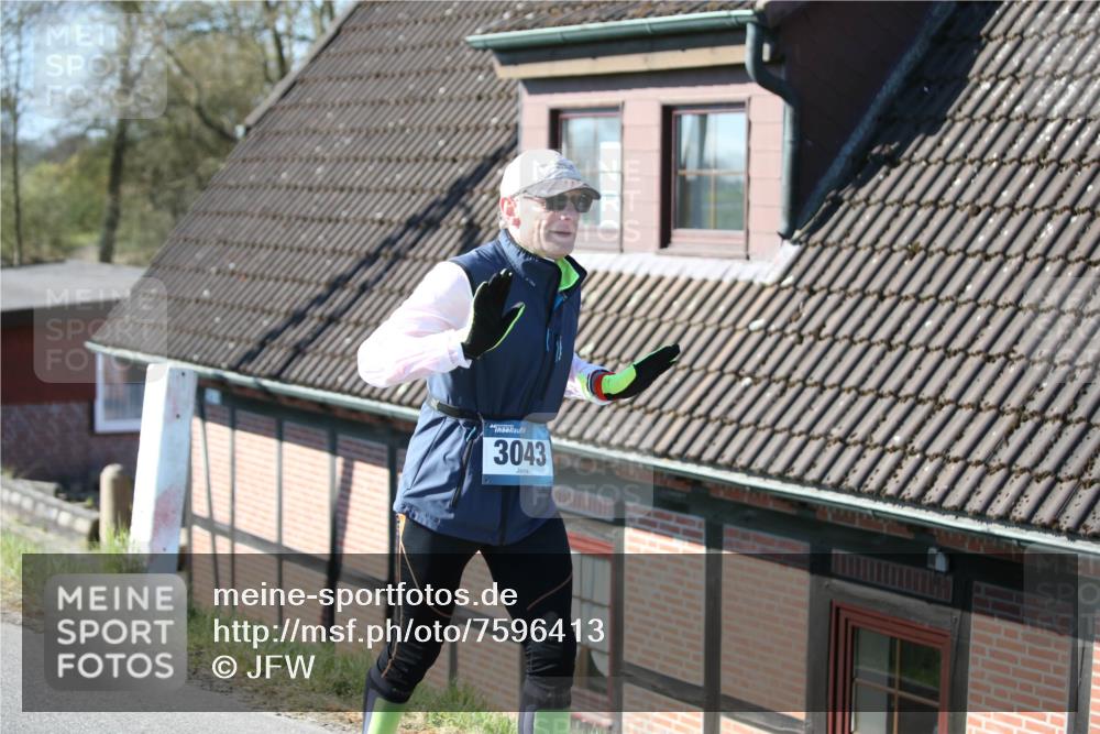 06.04.2025 - 44. Internationalen Wilhelmsburger Insellauf Jannik Wohlers http://msf.ph/oto/7596413 06.04.2025 10:35:06 Laufen 3043 meine-sportfotos.de