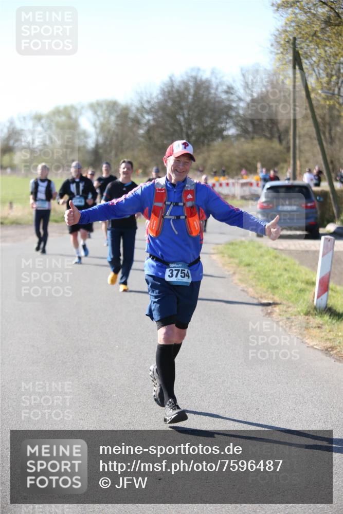 06.04.2025 - 44. Internationalen Wilhelmsburger Insellauf Jannik Wohlers http://msf.ph/oto/7596487 06.04.2025 10:35:14 Laufen 3754 meine-sportfotos.de