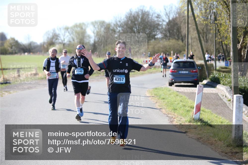 06.04.2025 - 44. Internationalen Wilhelmsburger Insellauf Jannik Wohlers http://msf.ph/oto/7596521 06.04.2025 10:35:17 Laufen 4140, 1327, 4357 meine-sportfotos.de