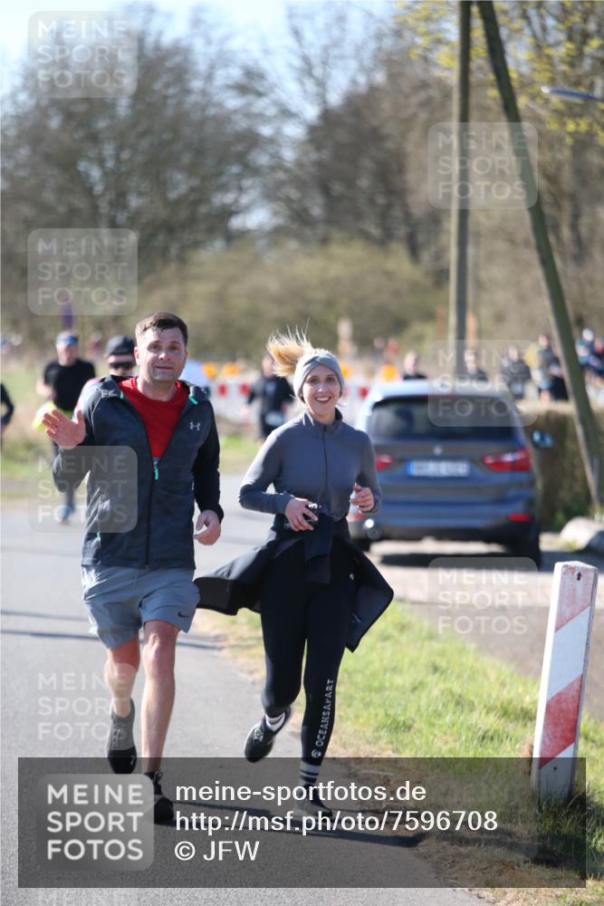 06.04.2025 - 44. Internationalen Wilhelmsburger Insellauf Jannik Wohlers http://msf.ph/oto/7596708 06.04.2025 10:35:31 Laufen  meine-sportfotos.de