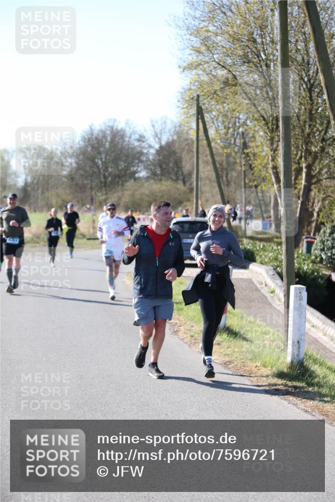 06.04.2025 - 44. Internationalen Wilhelmsburger Insellauf Jannik Wohlers http://msf.ph/oto/7596721 06.04.2025 10:35:32 Laufen 463 meine-sportfotos.de