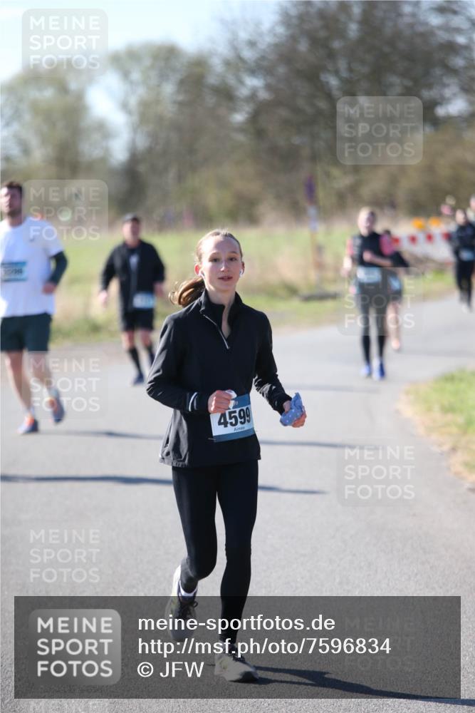 06.04.2025 - 44. Internationalen Wilhelmsburger Insellauf Jannik Wohlers http://msf.ph/oto/7596834 06.04.2025 10:35:40 Laufen 4599 meine-sportfotos.de