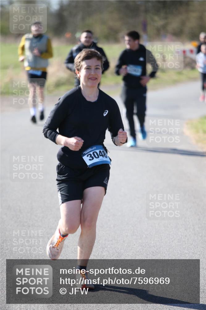 06.04.2025 - 44. Internationalen Wilhelmsburger Insellauf Jannik Wohlers http://msf.ph/oto/7596969 06.04.2025 10:35:51 Laufen 304 meine-sportfotos.de