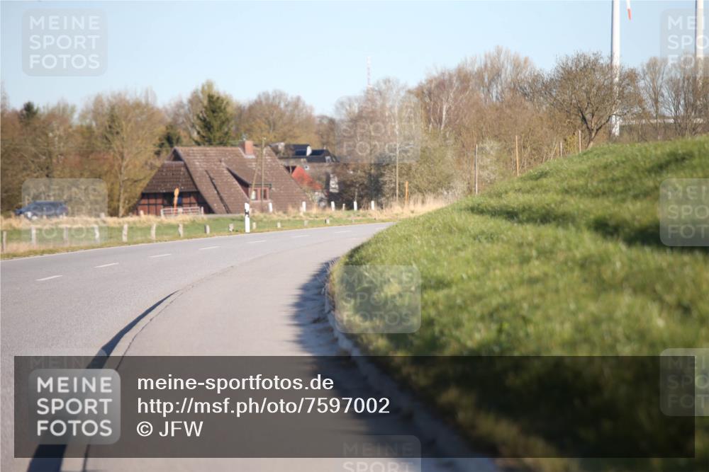 06.04.2025 - 44. Internationalen Wilhelmsburger Insellauf Jannik Wohlers http://msf.ph/oto/7597002 06.04.2025 08:59:58 Laufen  meine-sportfotos.de