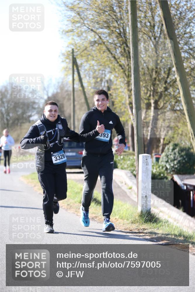 06.04.2025 - 44. Internationalen Wilhelmsburger Insellauf Jannik Wohlers http://msf.ph/oto/7597005 06.04.2025 10:35:56 Laufen 3329, 393 meine-sportfotos.de