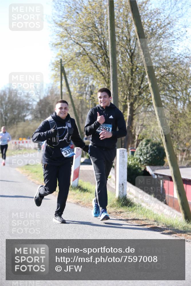 06.04.2025 - 44. Internationalen Wilhelmsburger Insellauf Jannik Wohlers http://msf.ph/oto/7597008 06.04.2025 10:35:56 Laufen 3329, 3393 meine-sportfotos.de