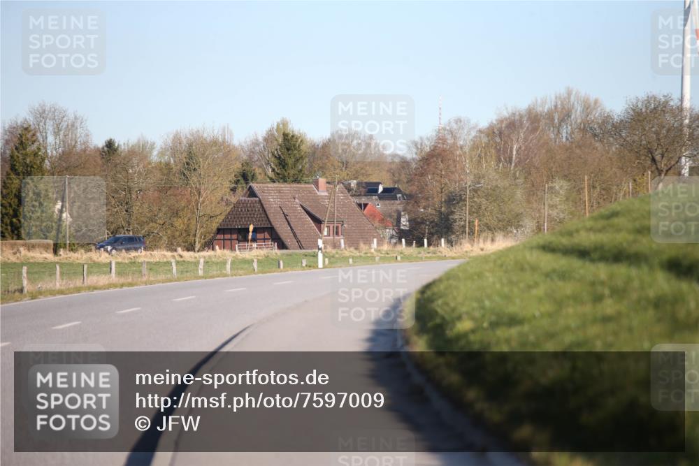 06.04.2025 - 44. Internationalen Wilhelmsburger Insellauf Jannik Wohlers http://msf.ph/oto/7597009 06.04.2025 09:00:10 Laufen  meine-sportfotos.de