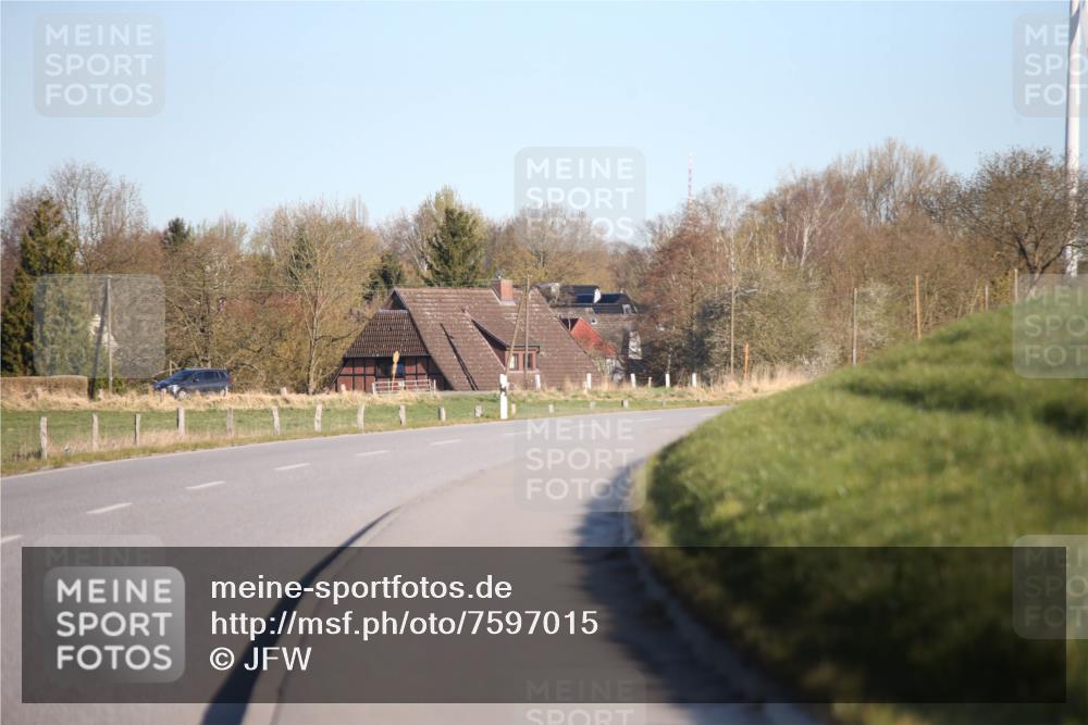 06.04.2025 - 44. Internationalen Wilhelmsburger Insellauf Jannik Wohlers http://msf.ph/oto/7597015 06.04.2025 09:00:10 Laufen  meine-sportfotos.de