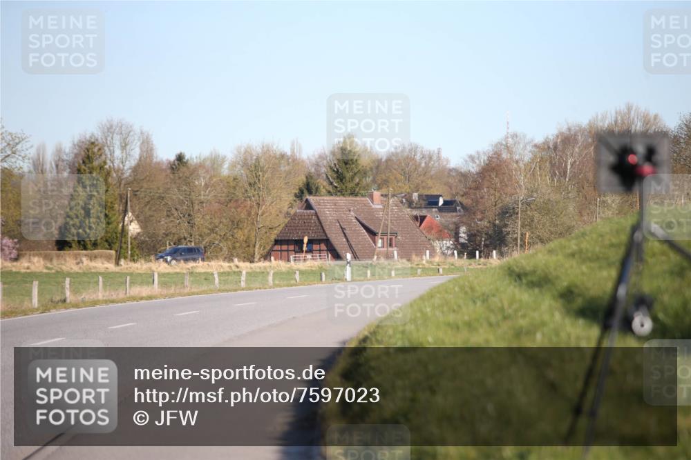 06.04.2025 - 44. Internationalen Wilhelmsburger Insellauf Jannik Wohlers http://msf.ph/oto/7597023 06.04.2025 09:08:17 Laufen  meine-sportfotos.de