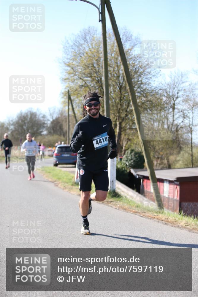 06.04.2025 - 44. Internationalen Wilhelmsburger Insellauf Jannik Wohlers http://msf.ph/oto/7597119 06.04.2025 10:36:01 Laufen 4418 meine-sportfotos.de