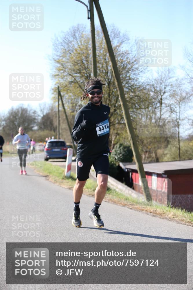 06.04.2025 - 44. Internationalen Wilhelmsburger Insellauf Jannik Wohlers http://msf.ph/oto/7597124 06.04.2025 10:36:01 Laufen 4418 meine-sportfotos.de