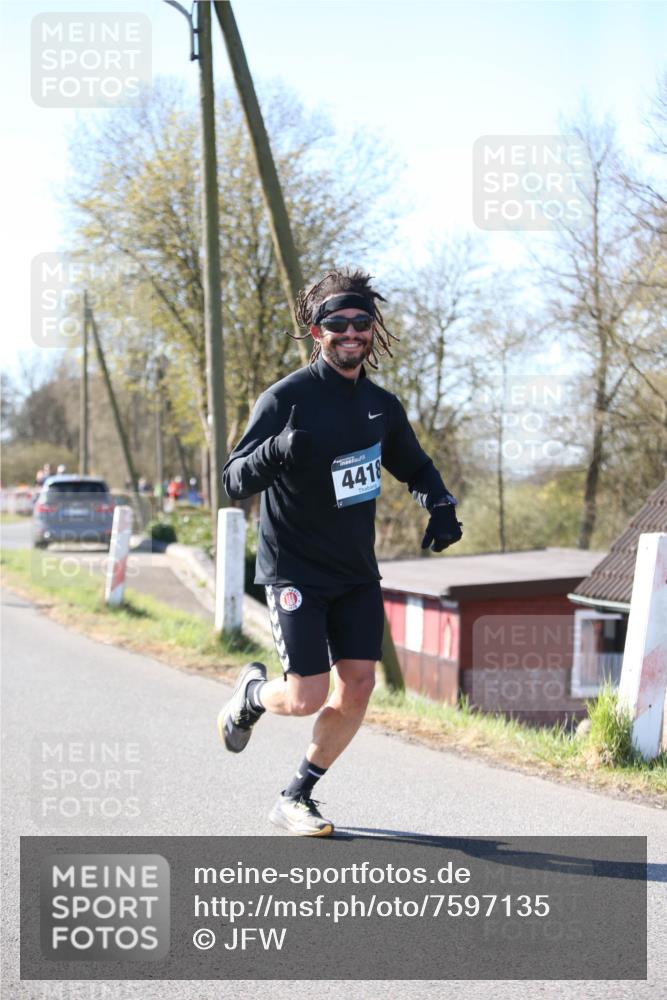 06.04.2025 - 44. Internationalen Wilhelmsburger Insellauf Jannik Wohlers http://msf.ph/oto/7597135 06.04.2025 10:36:01 Laufen 4418 meine-sportfotos.de