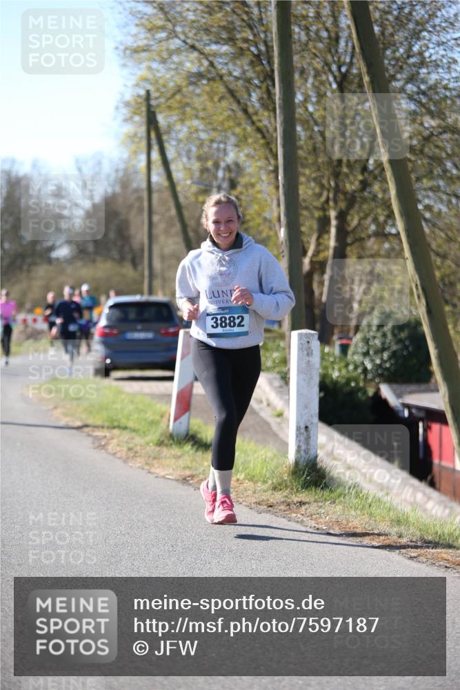 06.04.2025 - 44. Internationalen Wilhelmsburger Insellauf Jannik Wohlers http://msf.ph/oto/7597187 06.04.2025 10:36:04 Laufen 3882 meine-sportfotos.de