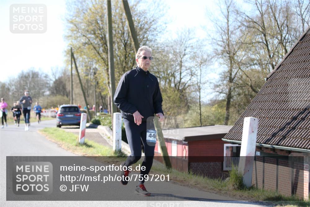 06.04.2025 - 44. Internationalen Wilhelmsburger Insellauf Jannik Wohlers http://msf.ph/oto/7597201 06.04.2025 10:36:09 Laufen 446 meine-sportfotos.de