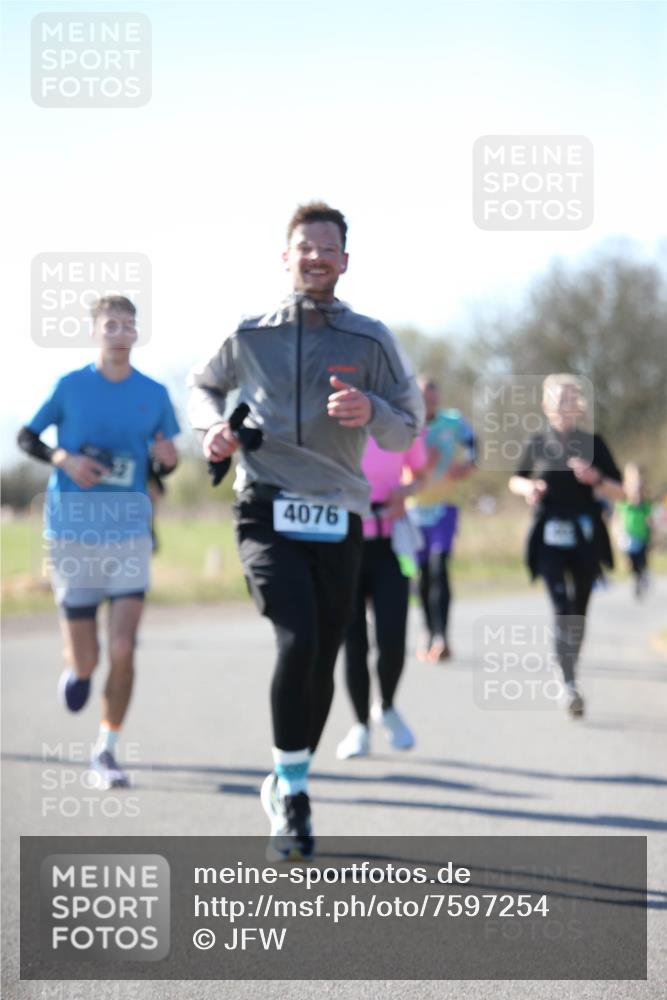 06.04.2025 - 44. Internationalen Wilhelmsburger Insellauf Jannik Wohlers http://msf.ph/oto/7597254 06.04.2025 10:36:17 Laufen 4076 meine-sportfotos.de