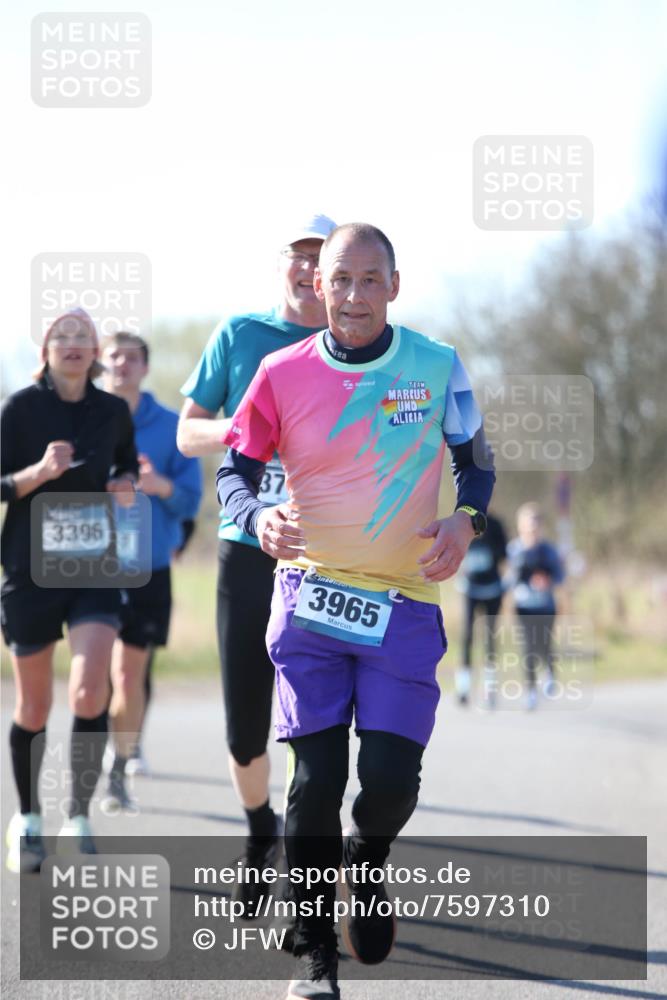06.04.2025 - 44. Internationalen Wilhelmsburger Insellauf Jannik Wohlers http://msf.ph/oto/7597310 06.04.2025 10:36:21 Laufen 3396, 3965 meine-sportfotos.de