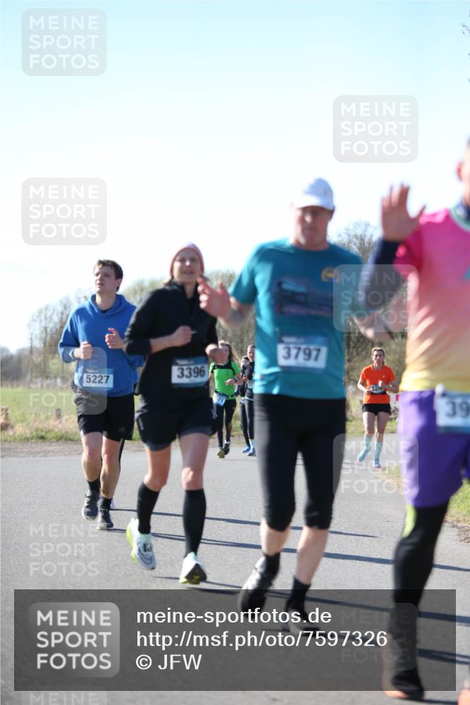 06.04.2025 - 44. Internationalen Wilhelmsburger Insellauf Jannik Wohlers http://msf.ph/oto/7597326 06.04.2025 10:36:23 Laufen 3396, 5227, 3797, 39 meine-sportfotos.de